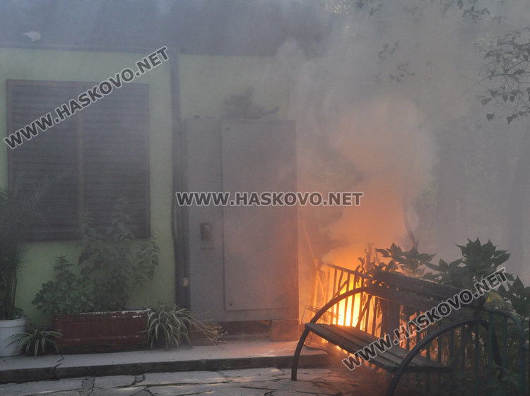 Зоопаркът в Хасково получи лиценз с фойерверки, но буквално