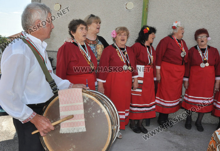 Певиците от Стамболийски пазят автентичните песни, наследили от своите баби