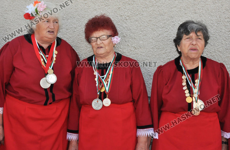 Певиците от Стамболийски пазят автентичните песни, наследили от своите баби