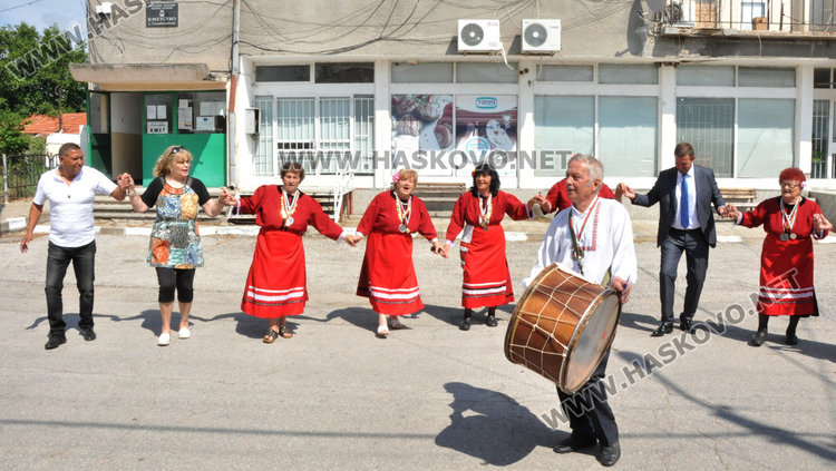 Певиците от Стамболийски пазят автентичните песни, наследили от своите баби