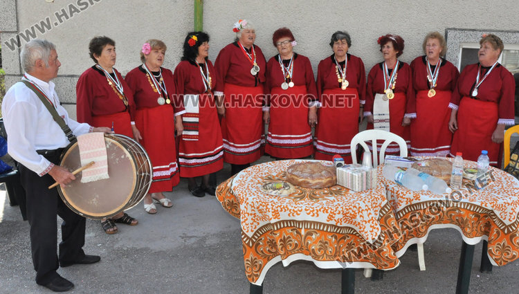 Певиците от Стамболийски пазят автентичните песни, наследили от своите баби