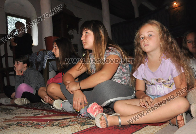 Урок по вероучение в храма на Мандра на Света Марина