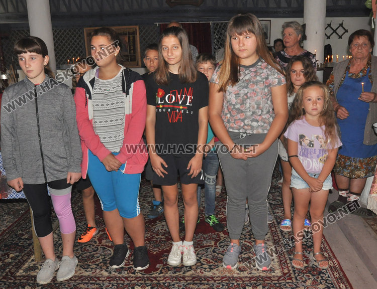 Урок по вероучение в храма на Мандра на Света Марина