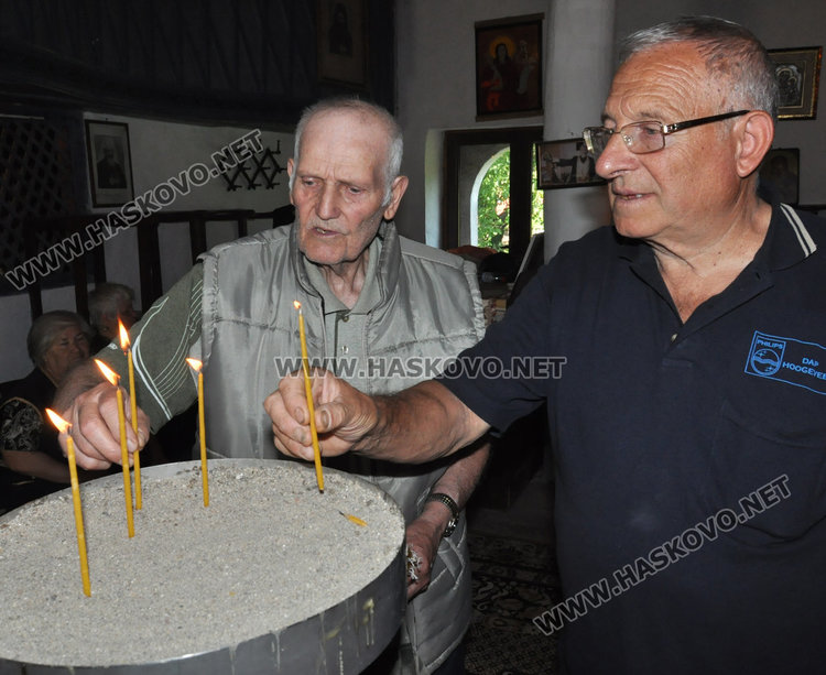 Урок по вероучение в храма на Мандра на Света Марина