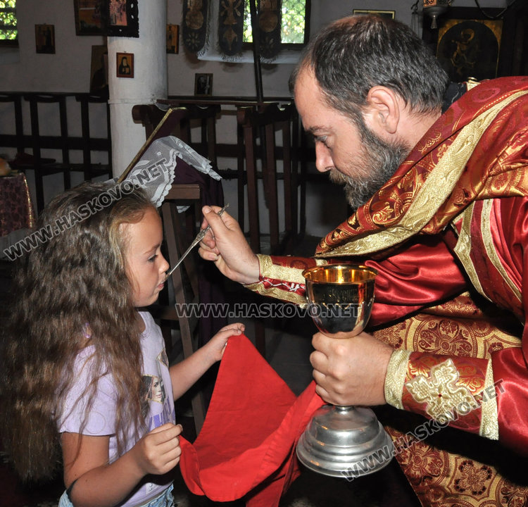 Урок по вероучение в храма на Мандра на Света Марина