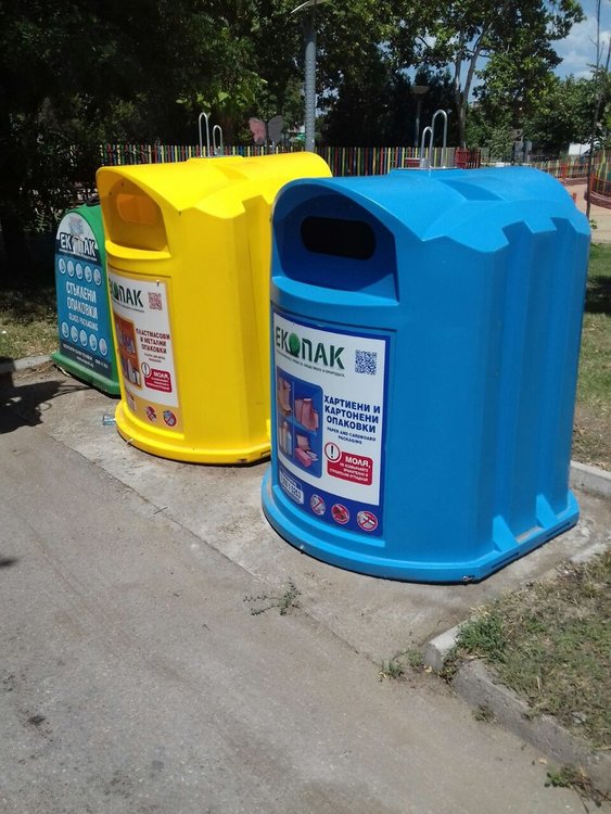 Подпалиха контейнер за хартия до детска градина