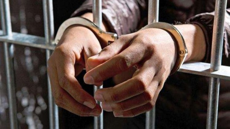 Заловиха наркодилър в двора на кърджалийско училище, кътал наркосбирка у дома