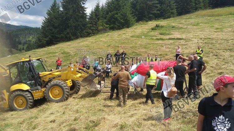 Звездни спортисти на България разпъват голямото знаме на Роженските поляни