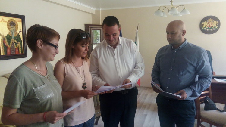 Инициатива "СПАСИ ПРОСТОР" прави подписка в Кърджали, иска съдействие от Никола Чанев