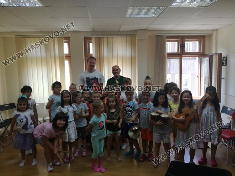 Деца загряха за джаз вечерта в Хасково Дейвид Дауер и Митко Русев