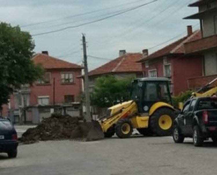 ВиК пуска водата след 14 часа̀