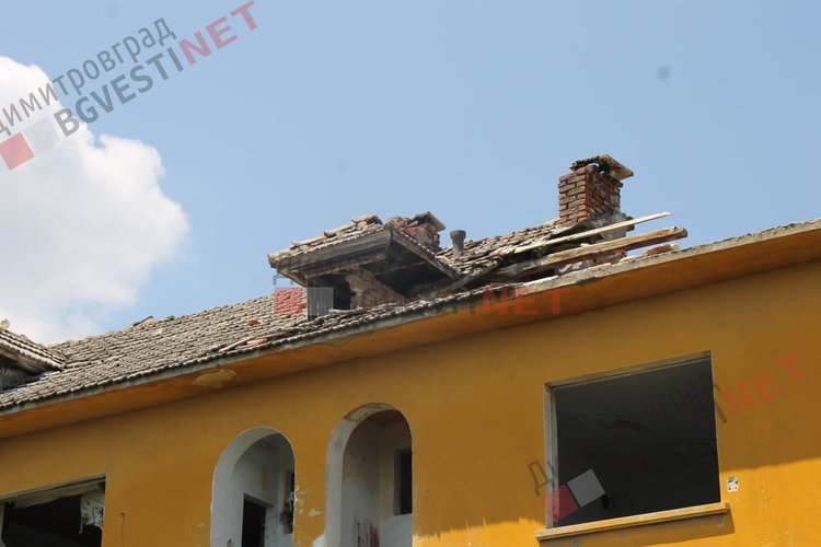 Общината иска да разруши жилищен блок