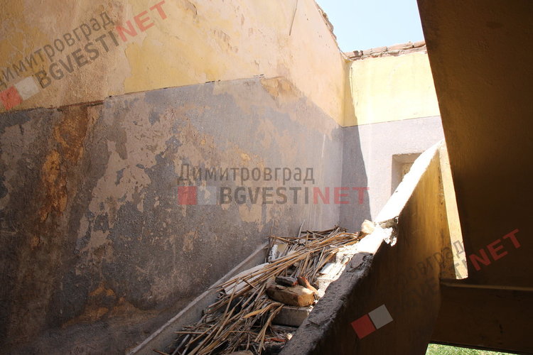 Общината иска да разруши жилищен блок