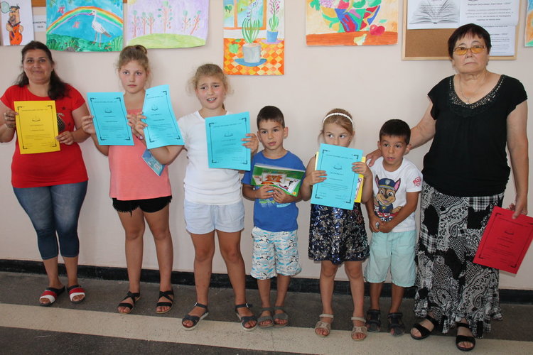 Деца пяха патриотични песни на  Илинден в с.Въгларово