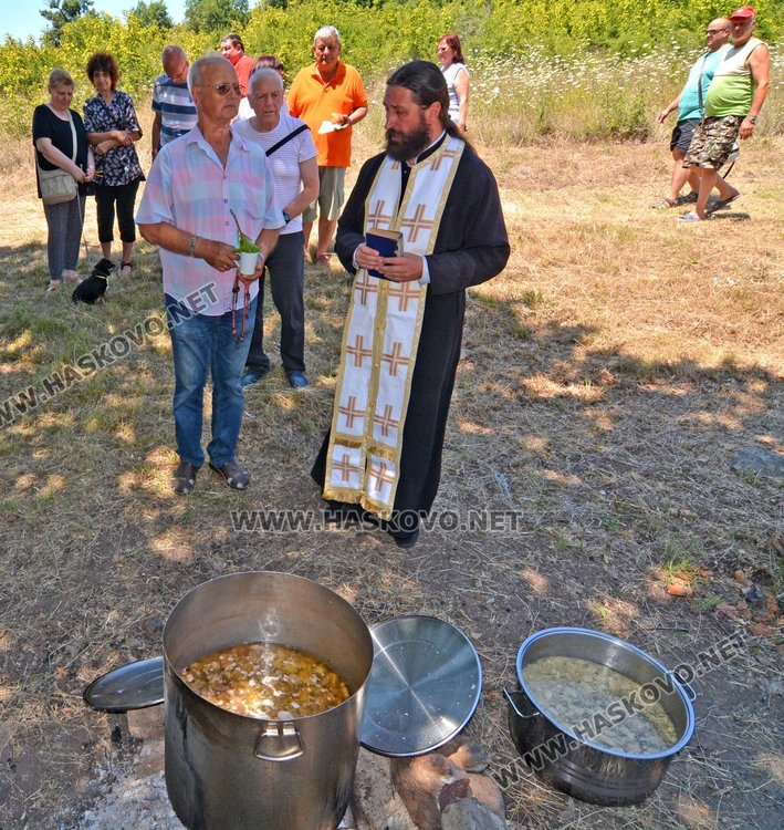 Вдигнаха параклис край Сираково на Св. Илия