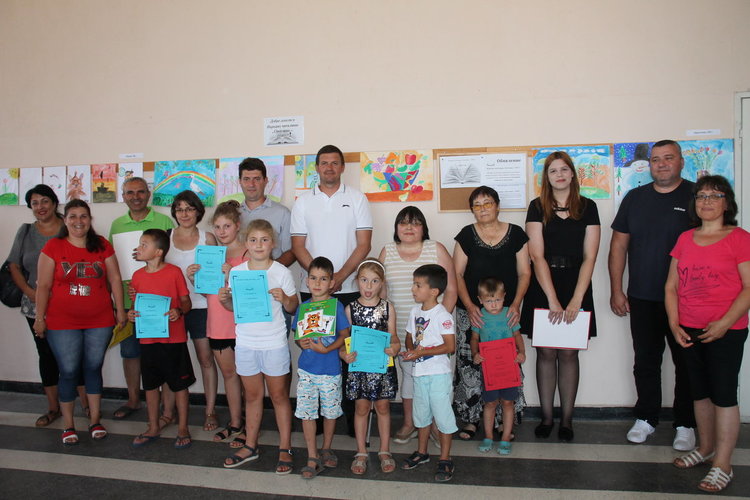 Деца пяха патриотични песни на  Илинден в с.Въгларово