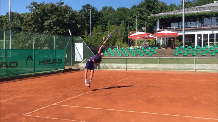 Ивайло Керемедчиев вдигна купата на  Хасково на кортовете на Кенана