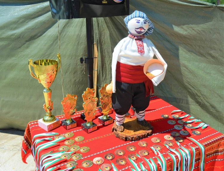 От 5 до 90 -годишни на фестивала на сусама в Доситеево