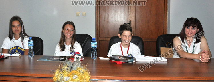 Деца от Хасково с награда от Космически лагер в Измир