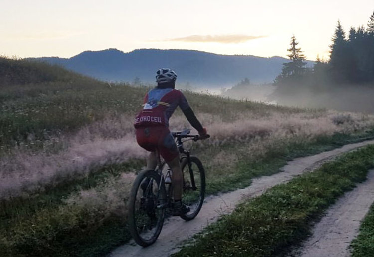  Рекорд на Борислав Йорданов във велопохода от  Боровец  до „Мезек“: 2 дни, 4,39 ч. 