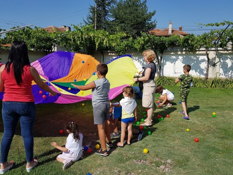 Темата за сътворението ще изучават децата във ваканционното училище на Евангелската църква