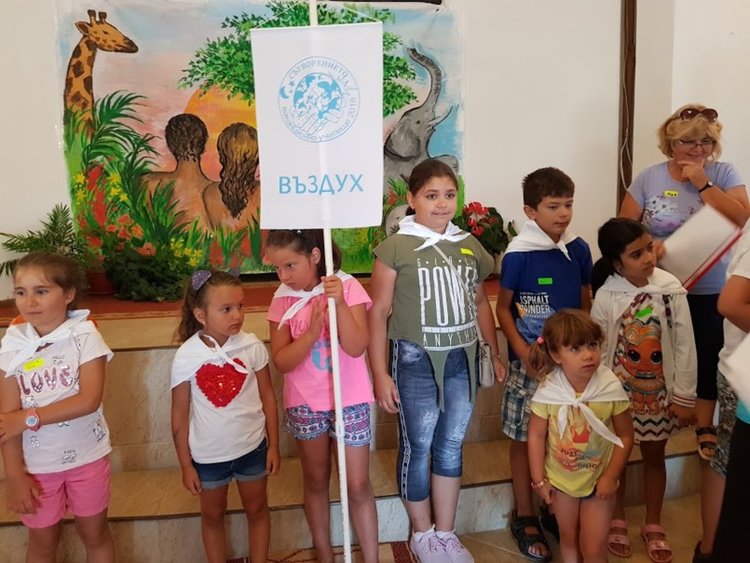 Темата за сътворението ще изучават децата във ваканционното училище на Евангелската църква