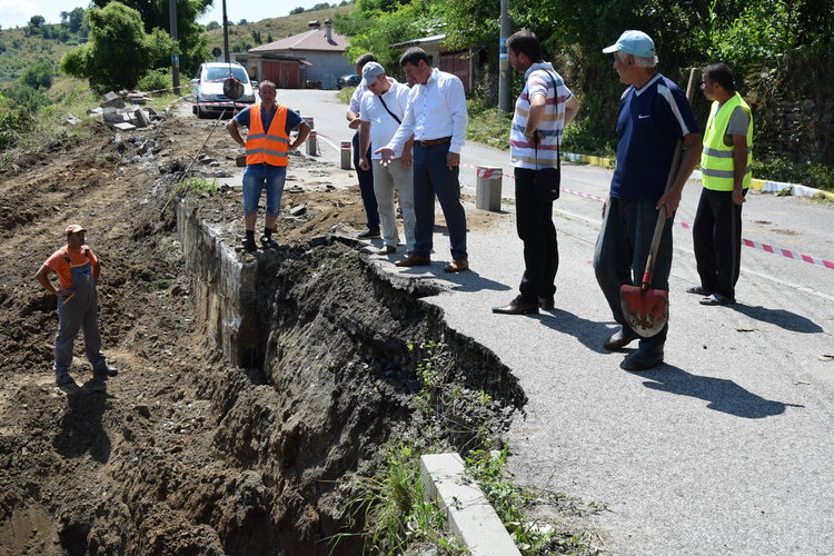 Кметът Ресми Мурад провери обекти, които се ремонтират в Горно Прахово