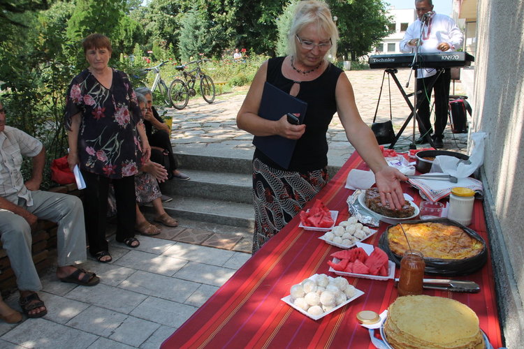 Фолклорен празник и кулинарна изложба в Книжовник