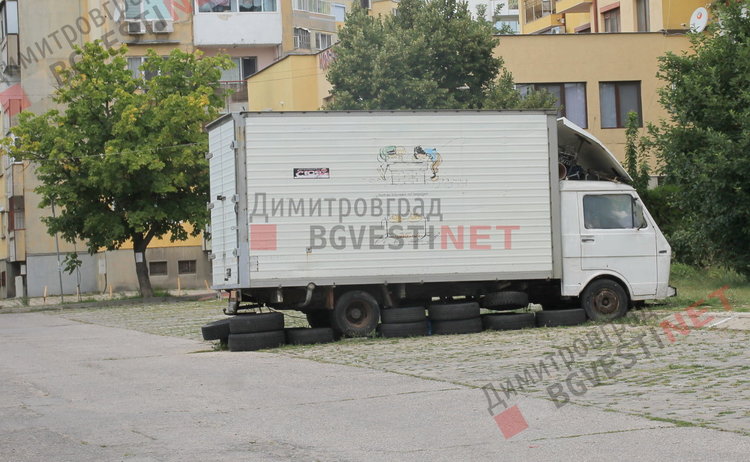 ил. "Ивайло" до неделен пазар