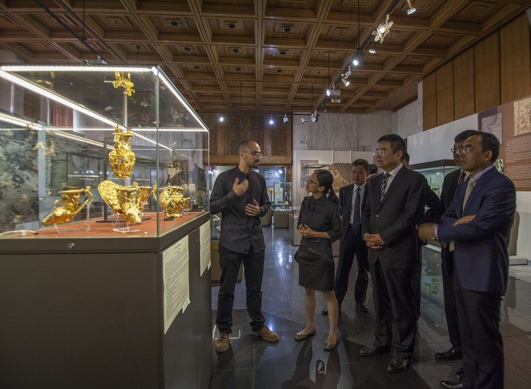 Китайската делегация в НИМ