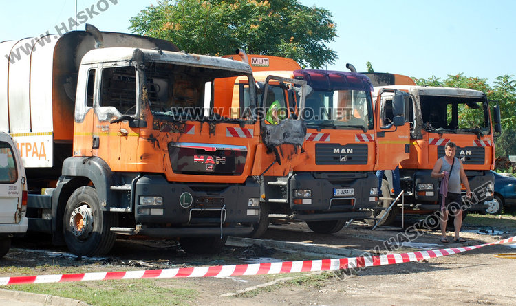 Запалиха три камиона за смет в Свиленград