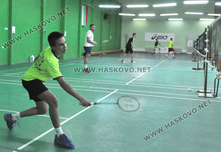 160 бадминтонисти в Национална верига в Хасково