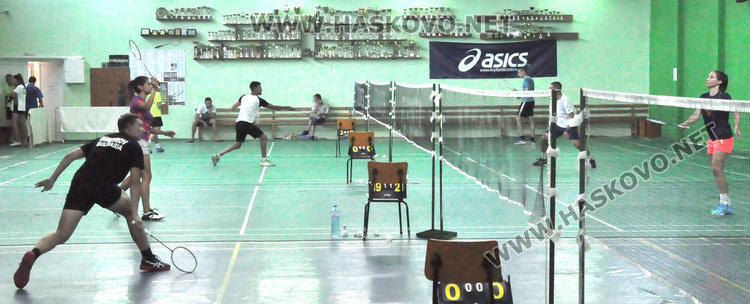 160 бадминтонисти в Национална верига в Хасково