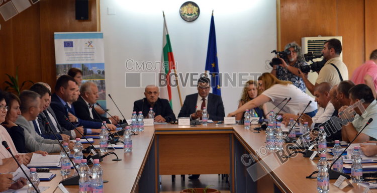 Томислав Дончев: Общественост и власти не ни съдействат, ситуацията с Африканската чума е много тежка