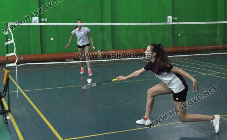 160 бадминтонисти в Национална верига в Хасково