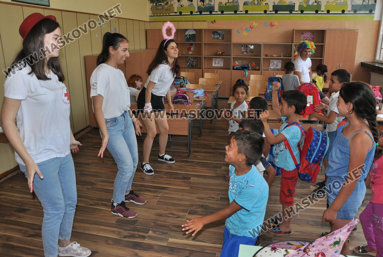 15 бъдещи първолаци завършиха "Лятно училище"