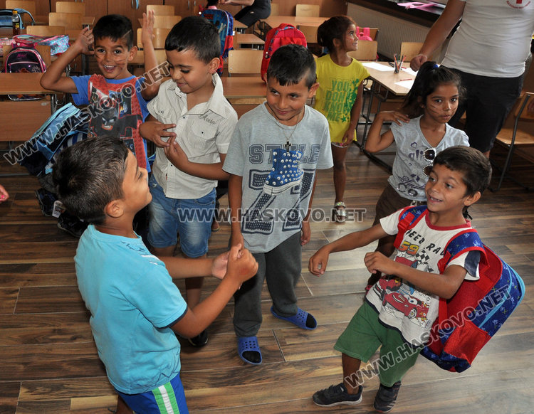 15 бъдещи първолаци завършиха "Лятно училище"