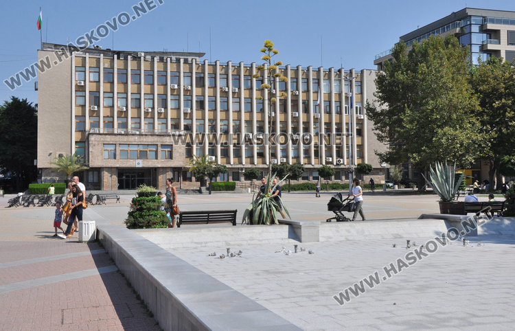 Фонтанът в центъра на Хасково пресъхна заради изгоряла помпа