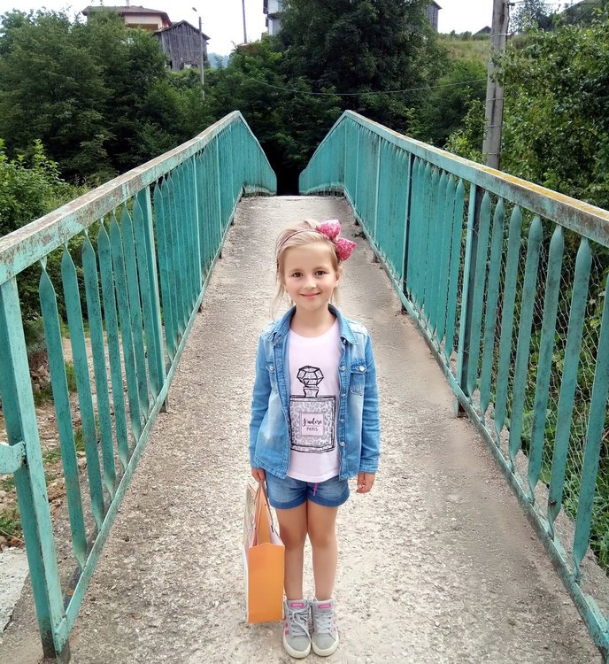 Момиченцето само помолило майка си да сподели снимки с нейните ежедневни уборки, за да може и други хора да правят това