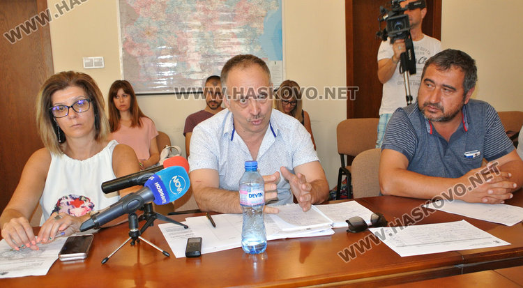 Колят дворните прасета на  20-километра от свинефермата в Клокотница 