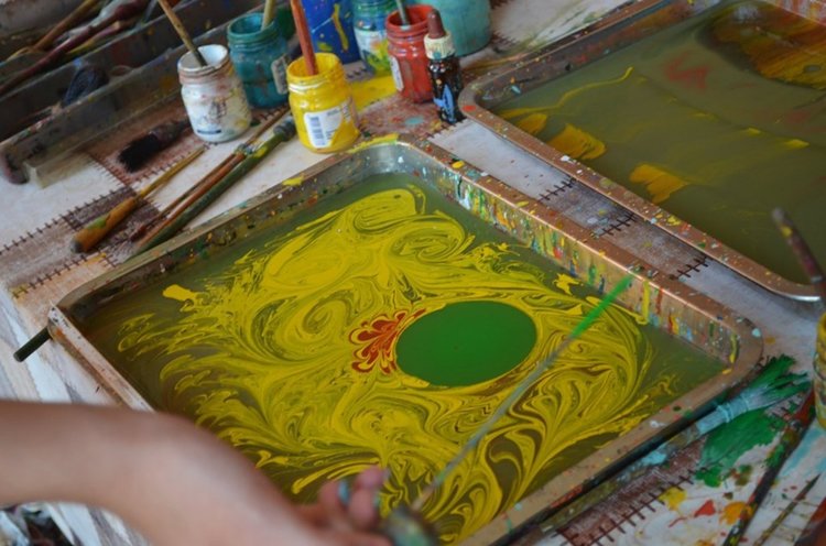 Анжела Минкова посвети първомайци в техниката ебру