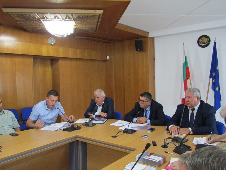 До 2 август дават срок на стопаните да умъртвят 400 прасета в Смолянска област в стопанства тип „заден двор“