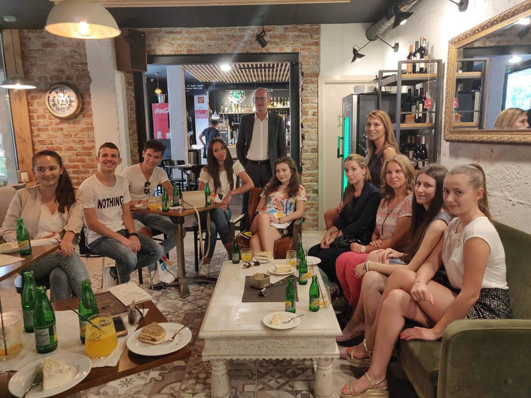 Младежите от "Омега" на разговор с немския посланик