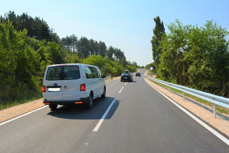 Ремонтираха 3 км от пътя за Доситеево