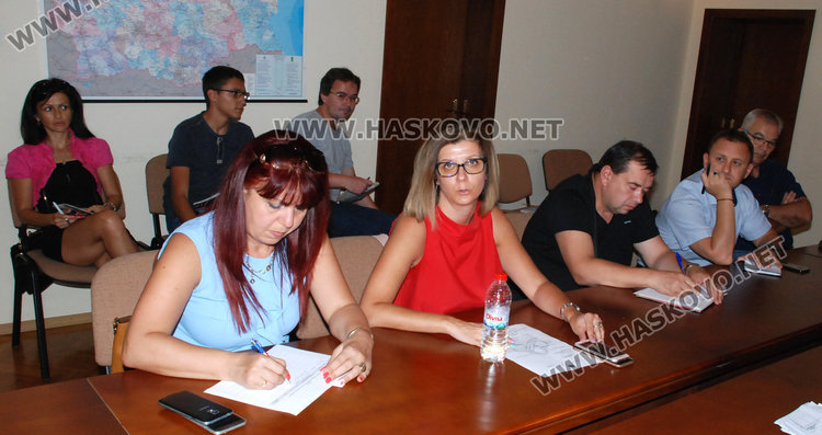 Подписки от 3 села срещу клането на прасета, започват проверки 