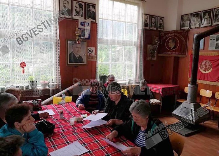 Пенсионерският клуб е място за срещи и раздумки