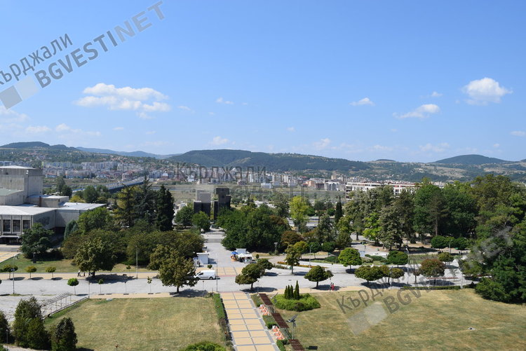 Слънчево  в Кърджали, без облаче на хоризонта