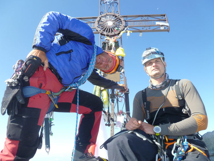 Знамето на 101 алпийски полк в Смолян се развя на връх Метерхорн, един от най-опасните за катерене в света