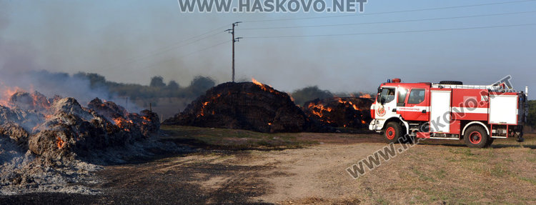 Пожар изпепели 1000 бали слама и сено