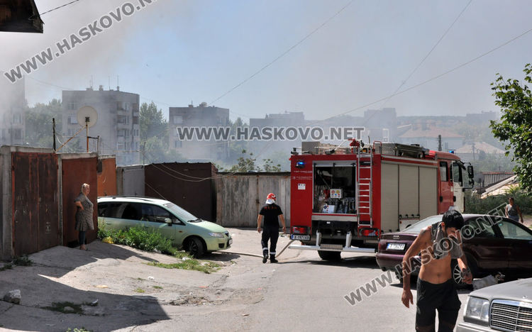 Пожар в дерето в „Република” обгази Хасково